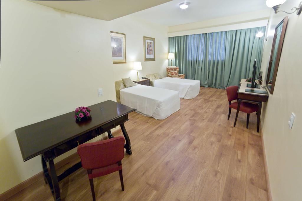 Dayrell Hotel E Centro De Convencoes เบโลโอรีซอนชี ภายนอก รูปภาพ